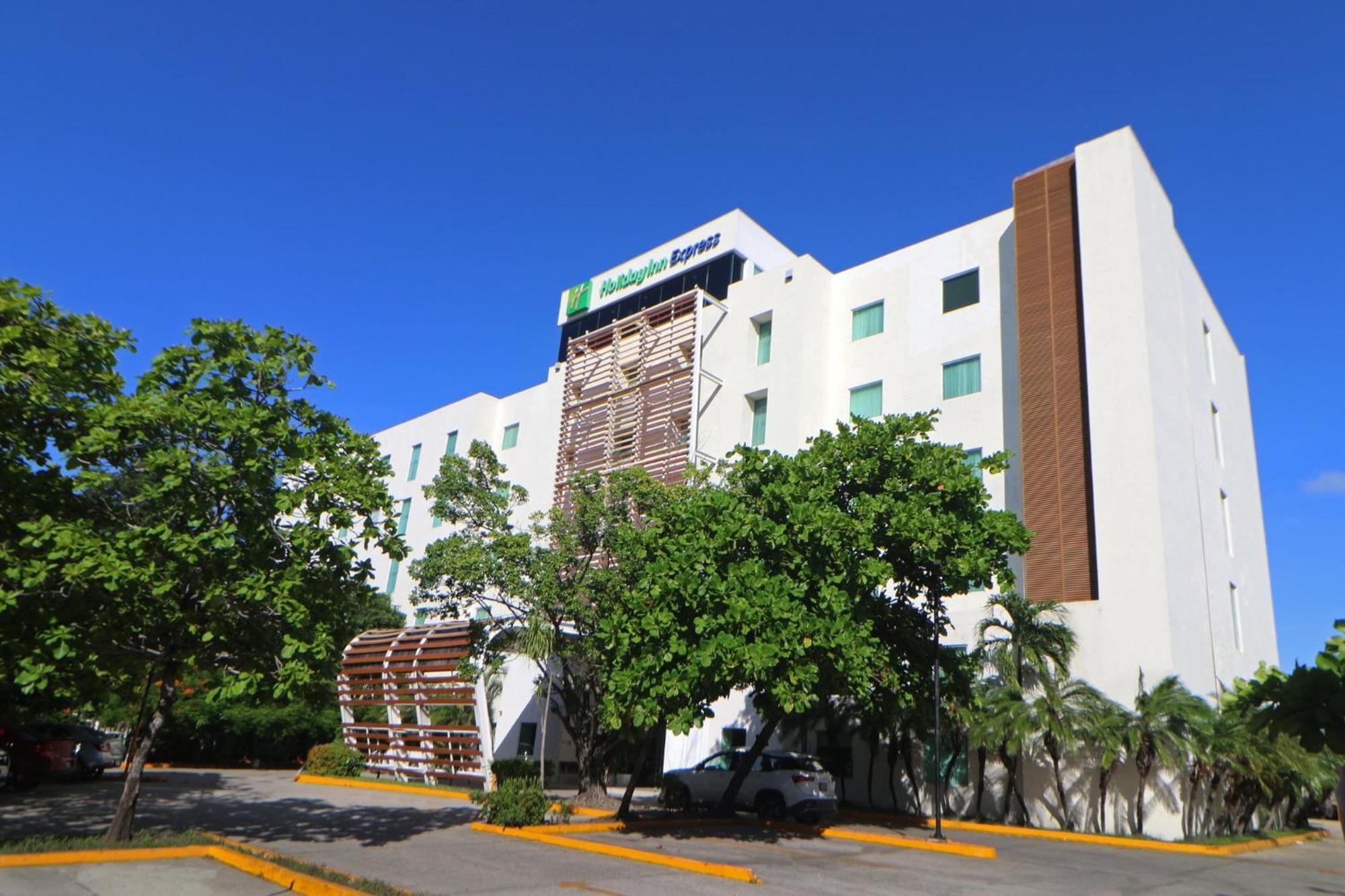 Holiday Inn Express Ciudad Del Carmen By Ihg Exterior photo