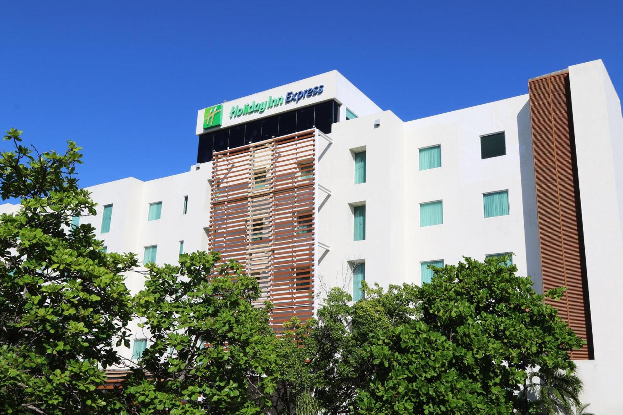 Holiday Inn Express Ciudad Del Carmen By Ihg Exterior photo